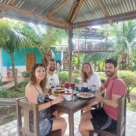 Hostal Bullshark Altagracia Exterior photo