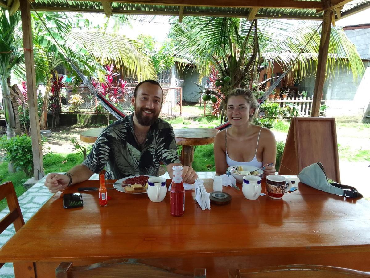 Hostal Bullshark Altagracia Exterior photo