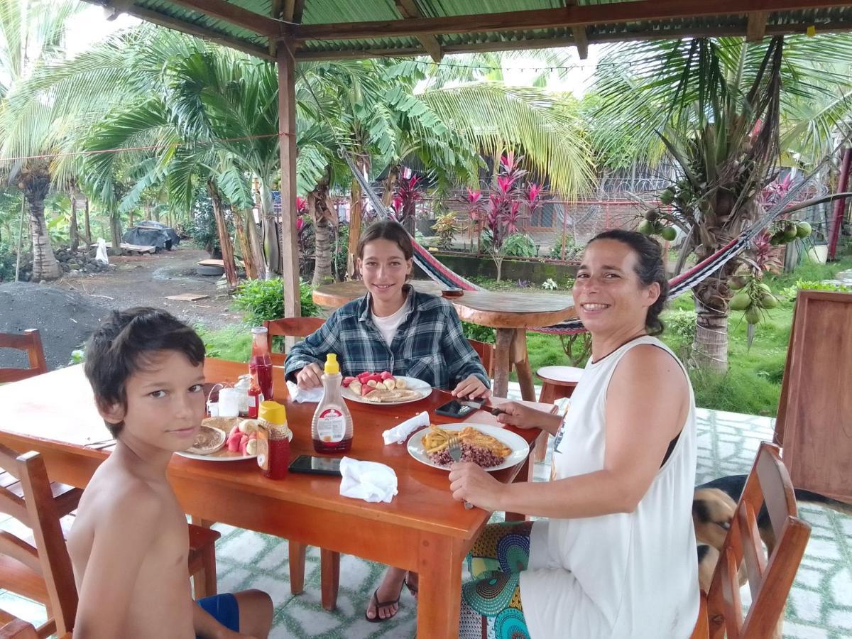 Hostal Bullshark Altagracia Exterior photo