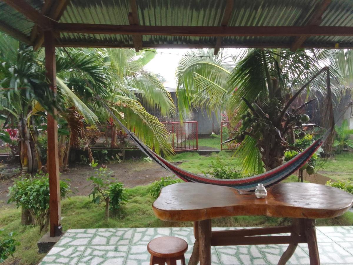 Hostal Bullshark Altagracia Exterior photo