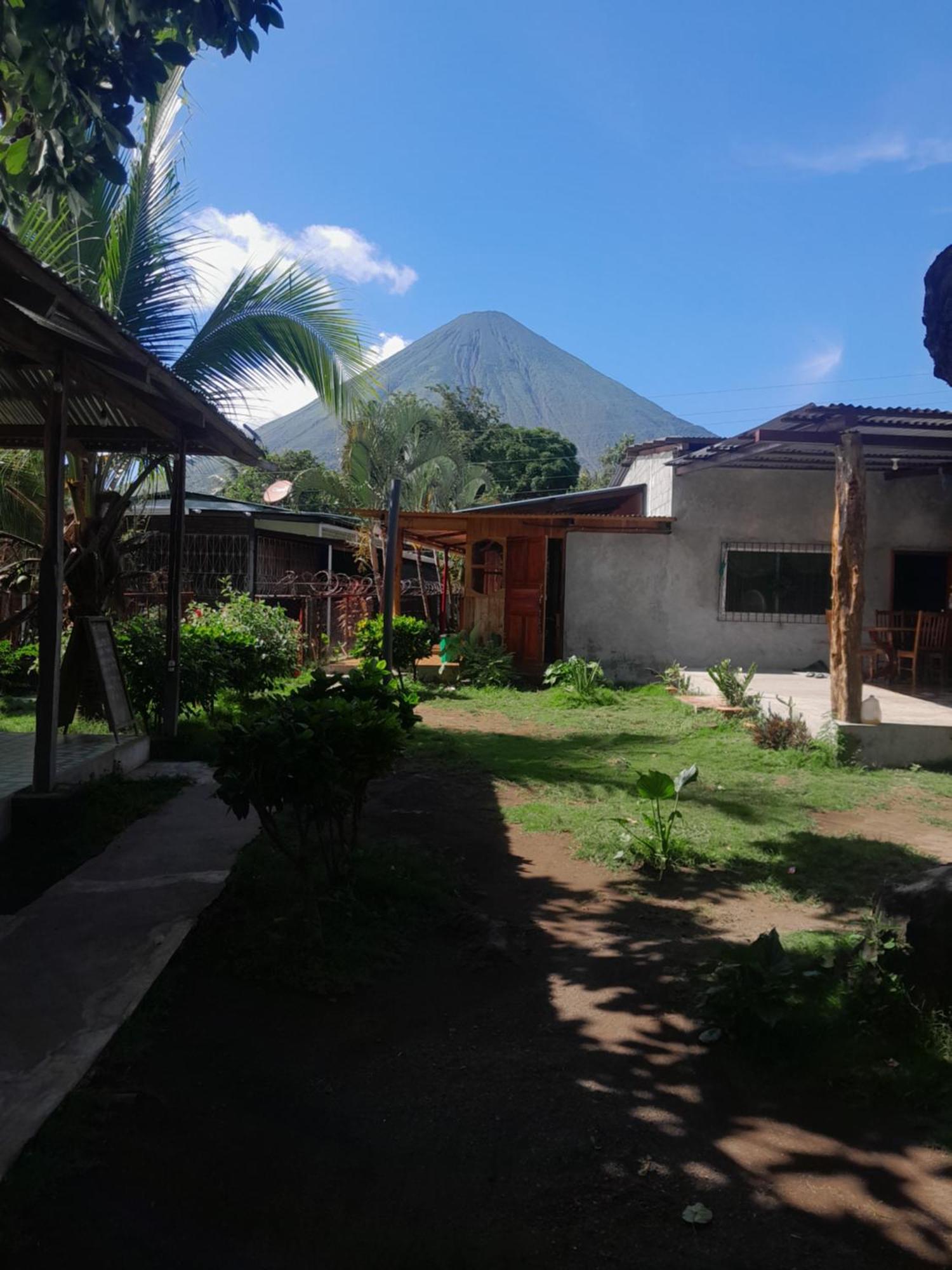 Hostal Bullshark Altagracia Exterior photo