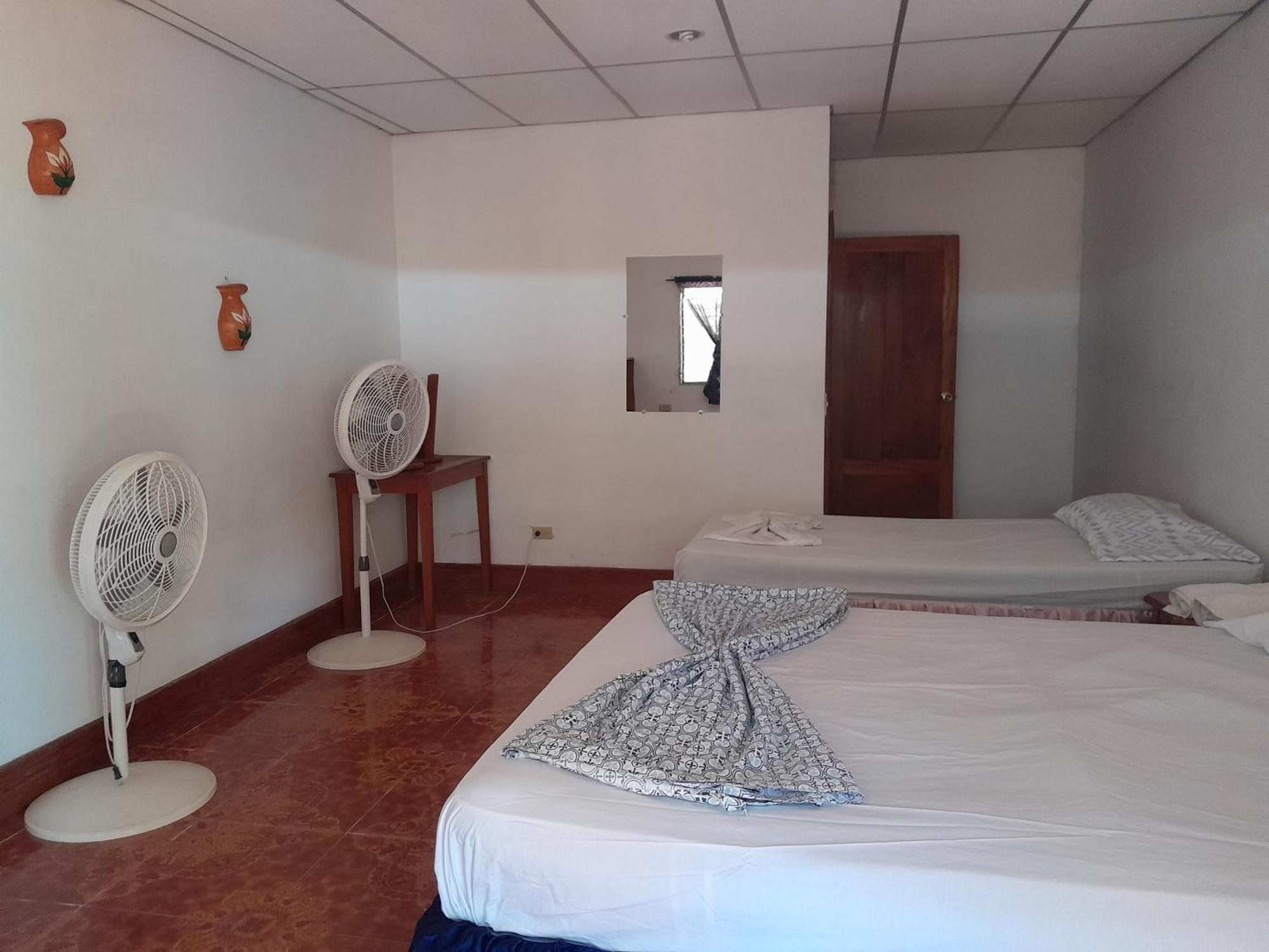 Hostal Bullshark Altagracia Room photo