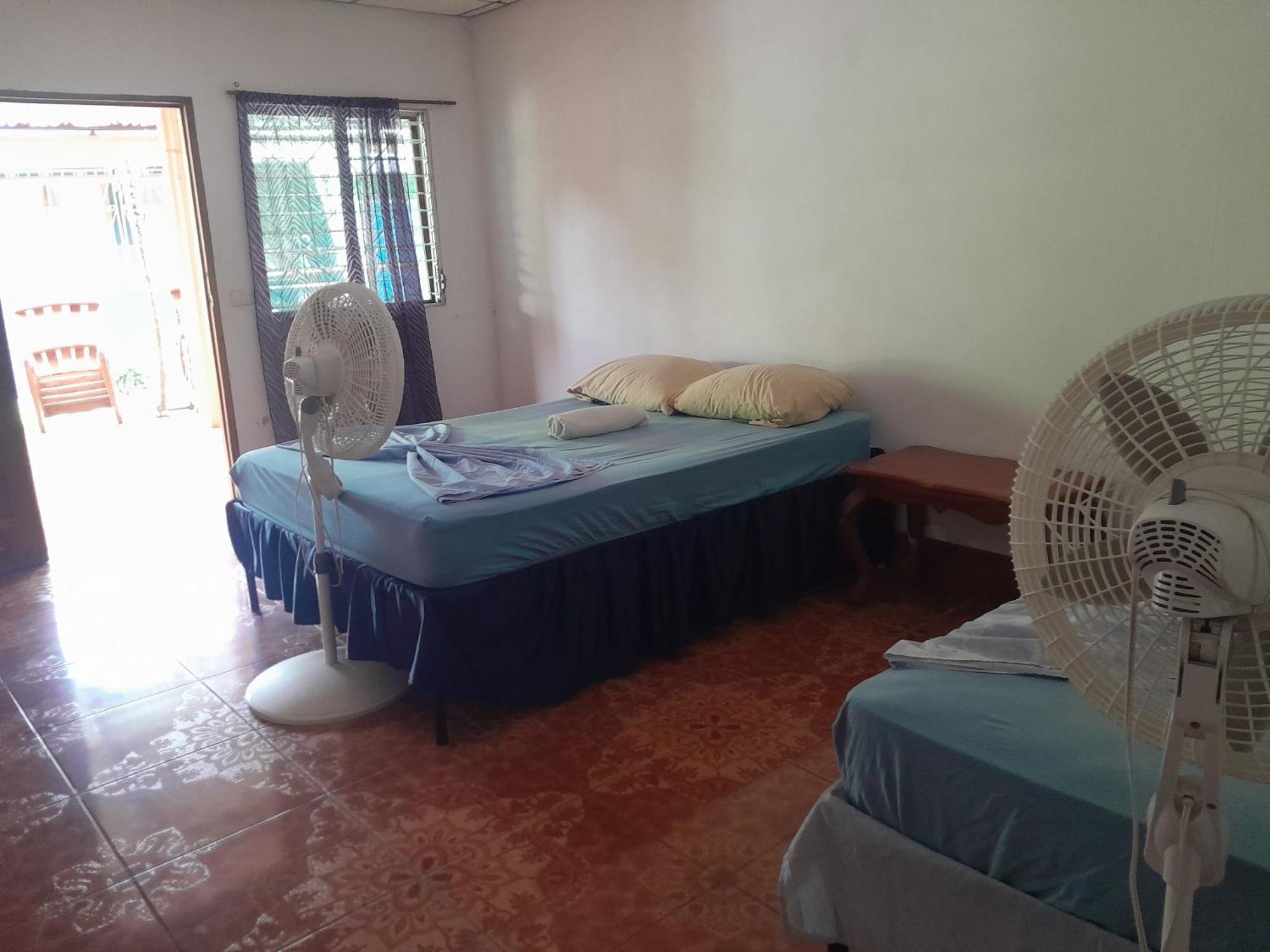 Hostal Bullshark Altagracia Room photo