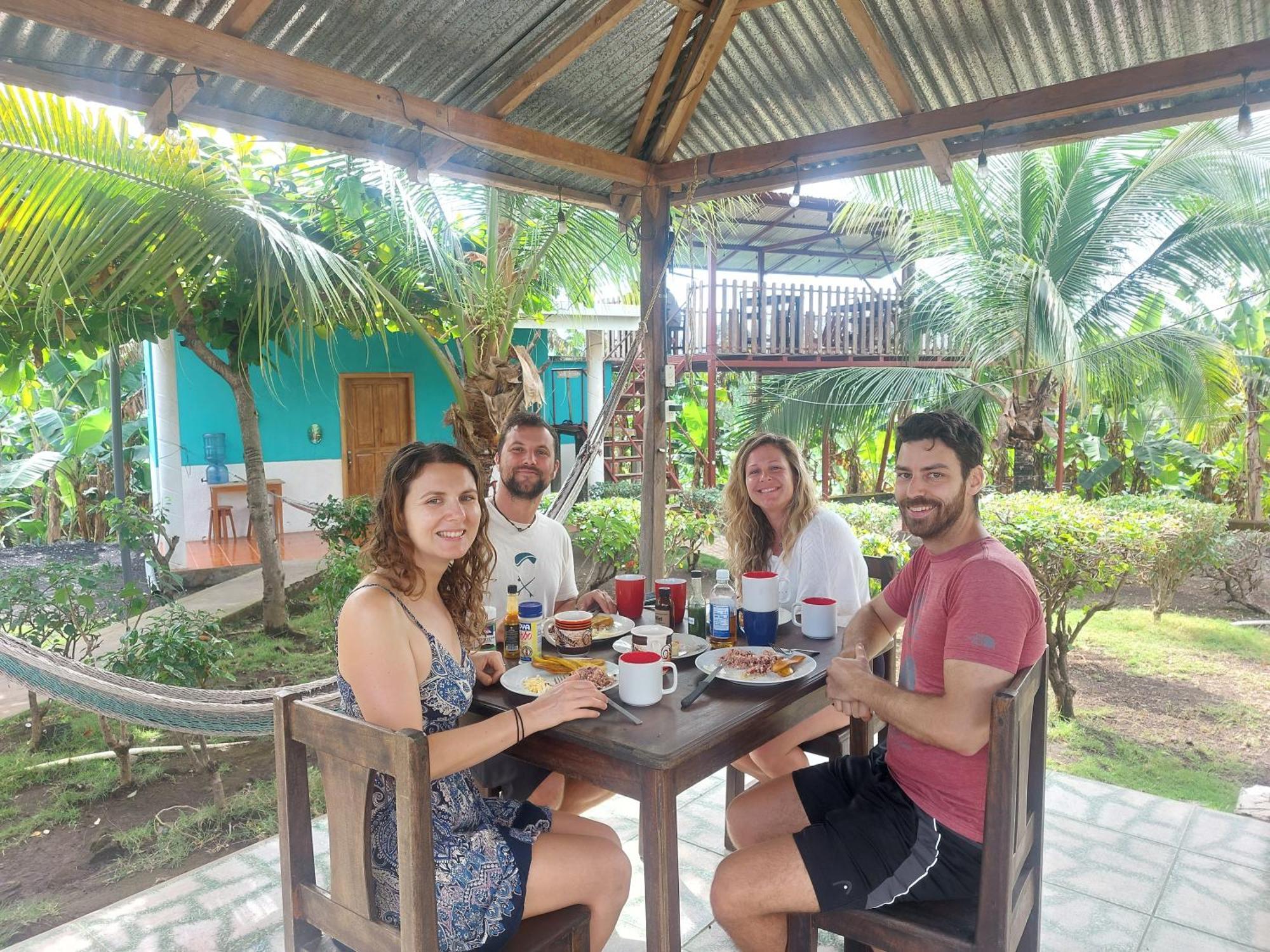 Hostal Bullshark Altagracia Exterior photo